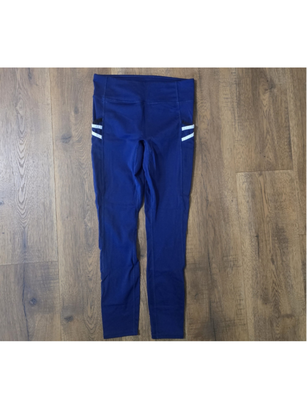 Women's Fabletics Trinity Motion365® Mid-Rise 7/8 Legging - Small - Picture 5 of 6